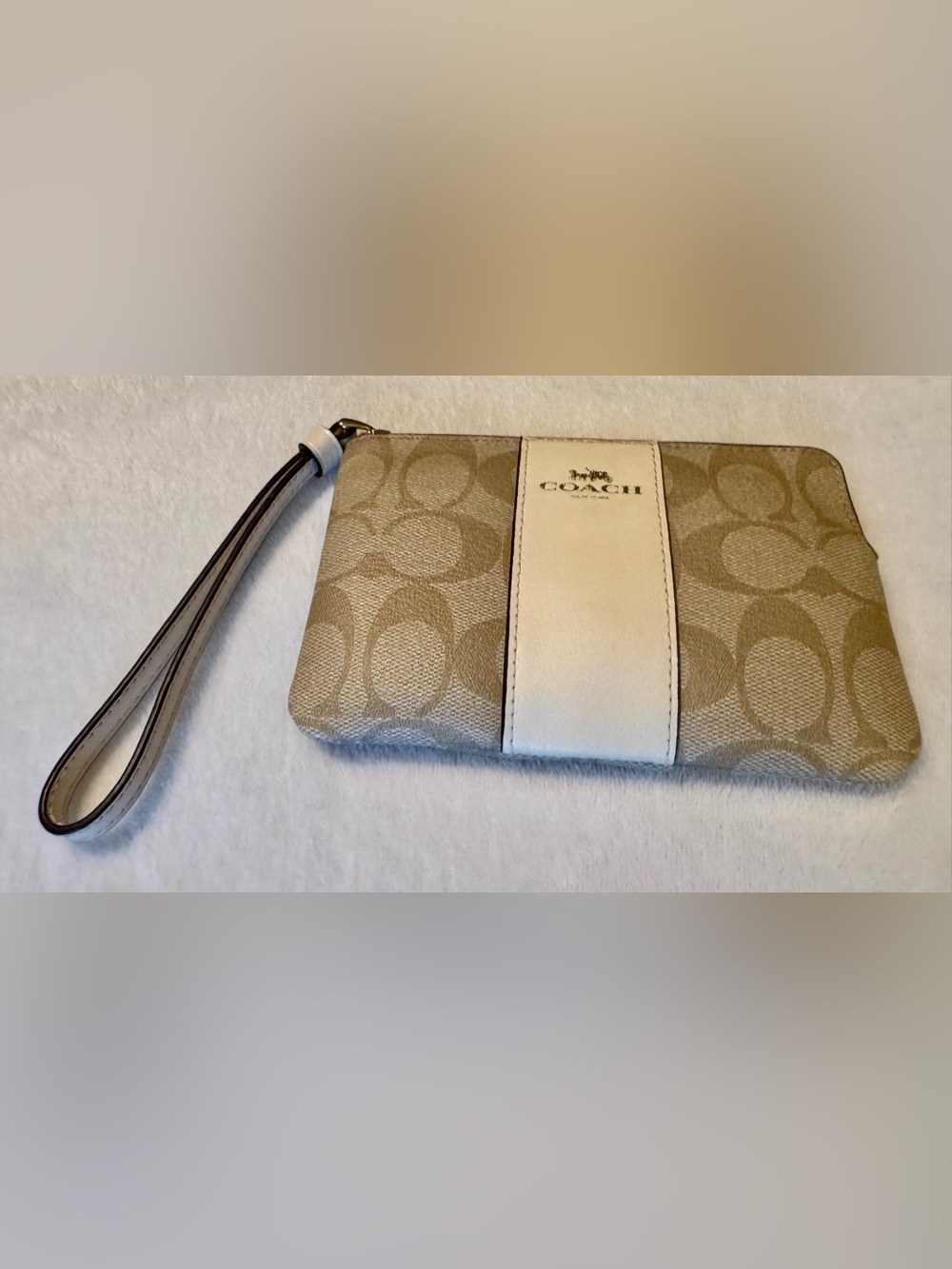 Coach Signature Canvas Wristlet Khaki Ivory Gold New Without Tags
